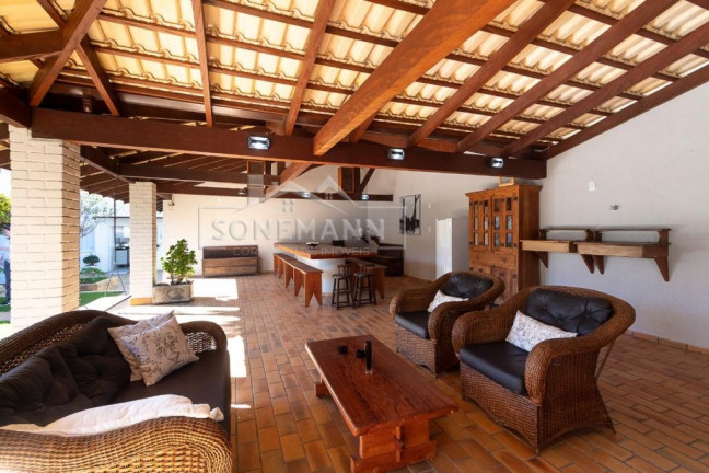 Imagem Casa com 6 Quartos à Venda, 805 m² em Centro - Bombinhas Imagem Casa com 6 Quartos à Venda, 805 m² em Centro - Bombinhas
