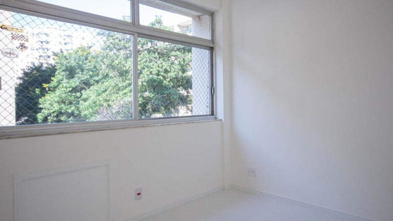 Imagem Imóvel com 3 Quartos à Venda, 119 m² em Lagoa - Rio De Janeiro Imagem Imóvel com 3 Quartos à Venda, 119 m² em Lagoa - Rio De Janeiro