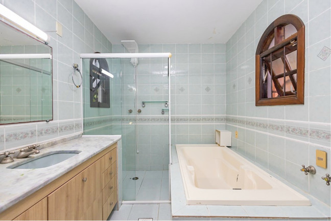 Imagem Casa com 6 Quartos à Venda, 300 m² em Boa Vista - Curitiba Imagem Casa com 6 Quartos à Venda, 300 m² em Boa Vista - Curitiba