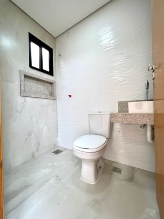 Imagem Sobrado com 4 Quartos à Venda, 160 m² em Vila Rosa - Goiânia