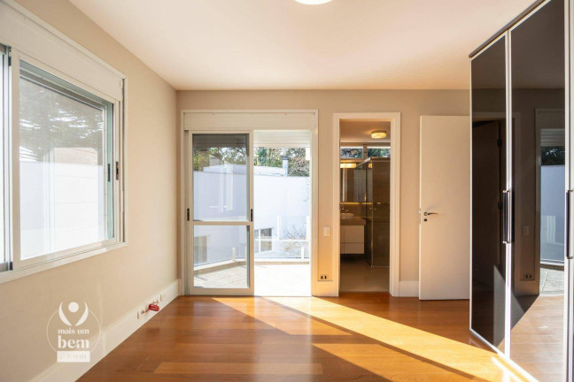 Imagem Casa com 3 Quartos à Venda, 429 m² em Campo Comprido - Curitiba