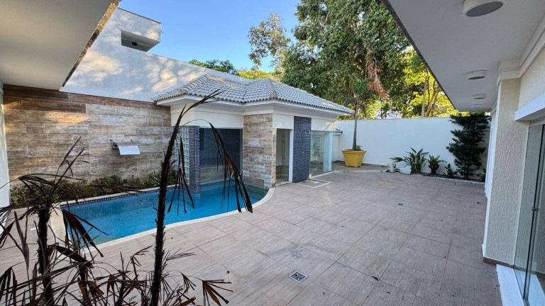 Imagem Casa com 4 Quartos à Venda, 450 m² em Haway - Araruama Imagem Casa com 4 Quartos à Venda, 450 m² em Haway - Araruama