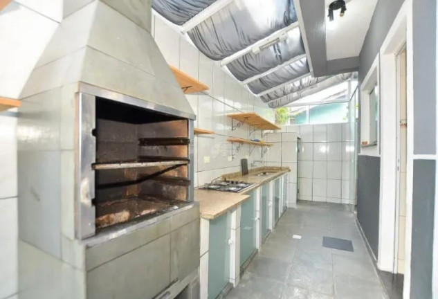 Imagem Casa com 3 Quartos à Venda, 190 m² em Novo Mundo - Curitiba Imagem Casa com 3 Quartos à Venda, 190 m² em Novo Mundo - Curitiba