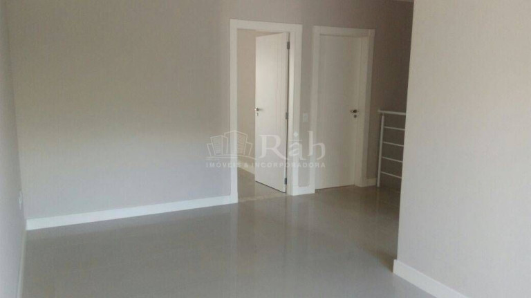 Imagem Sobrado com 3 Quartos à Venda, 190 m² em Praia Dos Amores - Balneário Camboriú Imagem Sobrado com 3 Quartos à Venda, 190 m² em Praia Dos Amores - Balneário Camboriú