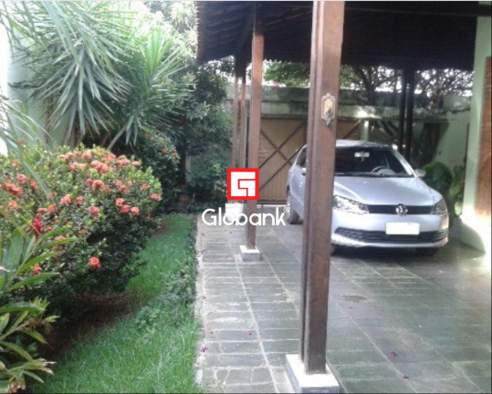 Casa com 4 Quartos à Venda, 220 m² em Jardim Panorama - Montes Claros