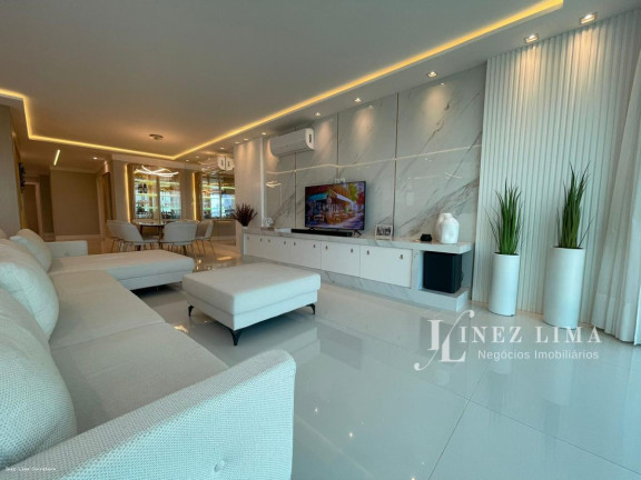 Imagem Apartamento com 4 Quartos à Venda, 181 m² em Meia Praia