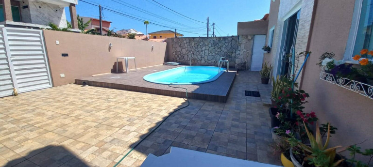 Imagem Casa com 5 Quartos à Venda, 240 m² em Salvador Imagem Casa com 5 Quartos à Venda, 240 m² em Salvador