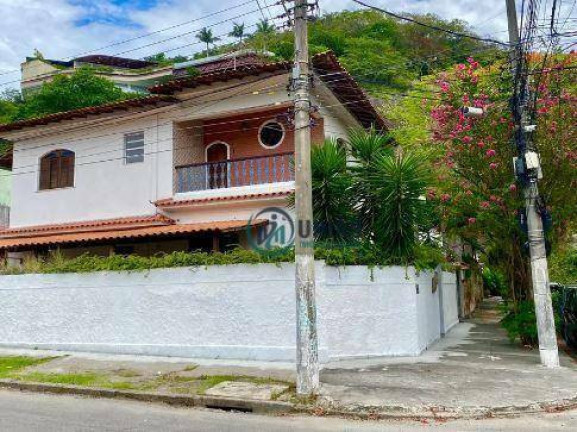 Imagem Casa com 5 Quartos à Venda, 220 m² em São Francisco - Niterói Imagem Casa com 5 Quartos à Venda, 220 m² em São Francisco - Niterói