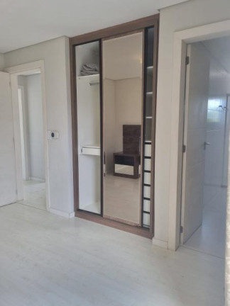 Imagem Sobrado com 3 Quartos para Alugar,  em Bairro Alto - Curitiba