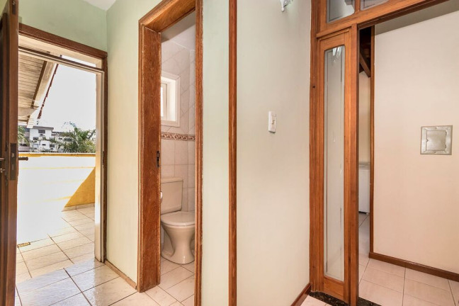 Imagem Casa com 5 Quartos à Venda, 381 m² em Jardim Lindóia - Porto Alegre