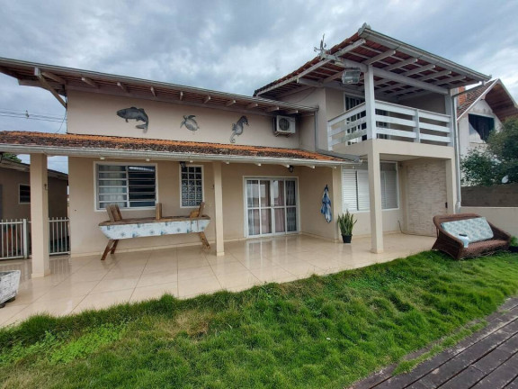 Imagem Casa com 3 Quartos à Venda, 140 m² em Costeira - Balneário Barra Do Sul Imagem Casa com 3 Quartos à Venda, 140 m² em Costeira - Balneário Barra Do Sul