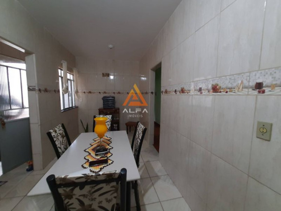 Imagem Casa com 4 Quartos à Venda, 120 m²
