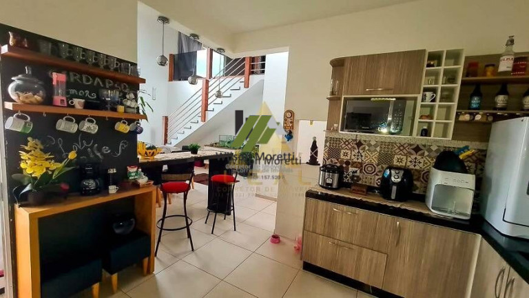 Imagem Casa com 4 Quartos à Venda, 300 m²