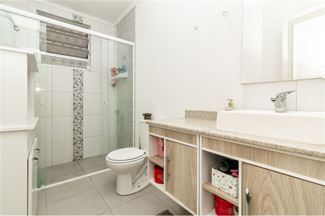Imagem Casa com 3 Quartos à Venda, em Petrópolis - Porto Alegre Imagem Casa com 3 Quartos à Venda, em Petrópolis - Porto Alegre