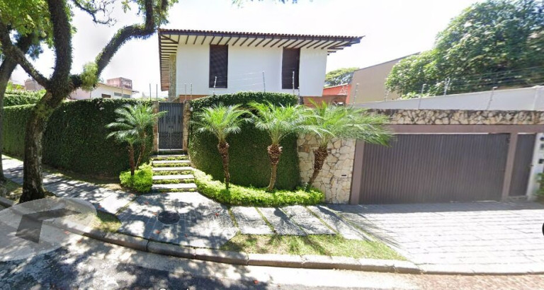 Casa com 4 Quartos para Alugar, 553 m² em Alto De Pinheiros - São Paulo