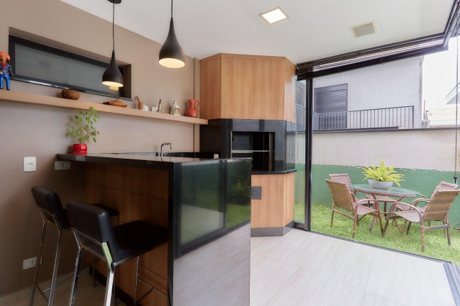 Imagem Casa com 3 Quartos à Venda, 297 m² em Pinheirinho - Curitiba