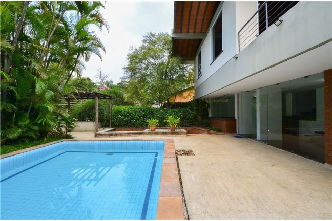 Imagem Casa com 4 Quartos à Venda,  em Morumbi - São Paulo