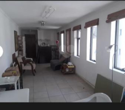 Sala Comercial à Venda, 34 m² em Santa Cecília - São Paulo