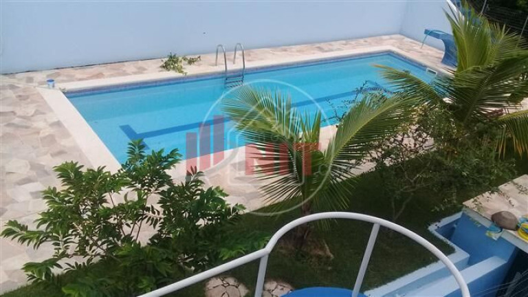 Imagem Casa com 3 Quartos à Venda, 320 m² em Pendotiba - Niterói Imagem Casa com 3 Quartos à Venda, 320 m² em Pendotiba - Niterói