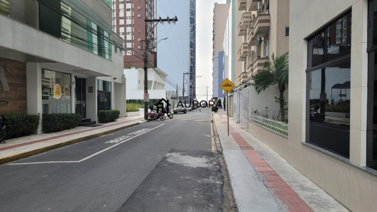 Imagem Apartamento com 2 Quartos à Venda, 75 m² em Centro - Balneário Camboriú