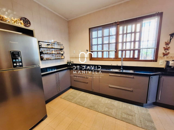 Casa com 4 Quartos para Alugar, 400 m² em Centro - Santa Maria