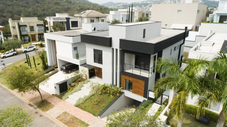 Imagem Casa com 3 Quartos à Venda, 525 m² em Alphaville - Santana De Parnaíba Imagem Casa com 3 Quartos à Venda, 525 m² em Alphaville - Santana De Parnaíba