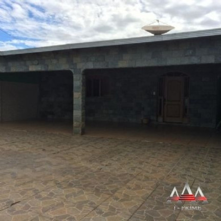 Casa com 3 Quartos à Venda, 360 m² em Cristo Rei - Várzea Grande