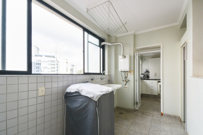 Imagem Imóvel com 3 Quartos à Venda, 230 m² em Morro Dos Ingleses - São Paulo