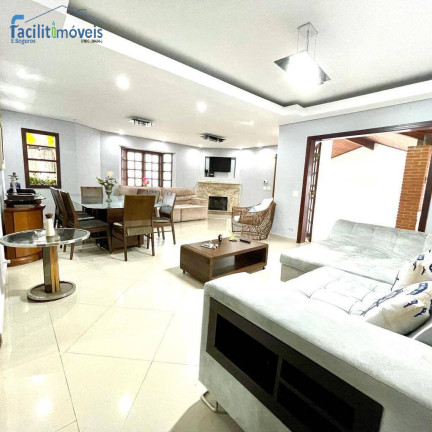 Imagem Casa com 6 Quartos à Venda, 600 m² em Jardim Marcia - Peruíbe Imagem Casa com 6 Quartos à Venda, 600 m² em Jardim Marcia - Peruíbe