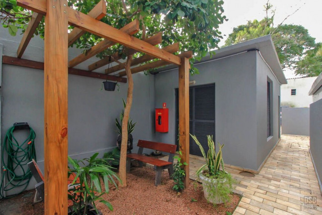 Imagem Imóvel com 2 Quartos à Venda, 52 m² em Cristal - Porto Alegre Imagem Imóvel com 2 Quartos à Venda, 52 m² em Cristal - Porto Alegre