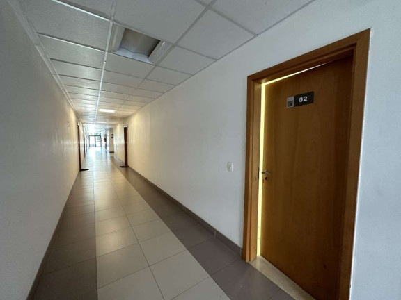 Sala Comercial à Venda ou Locação, 57 m² em Granja Viana - Cotia
