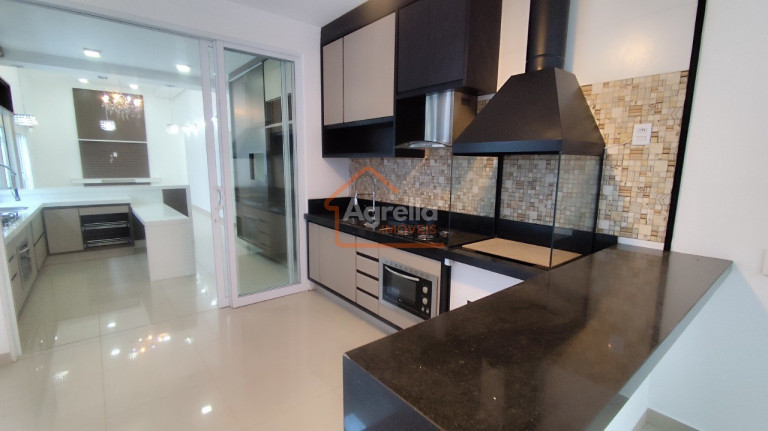 Imagem Imóvel com 3 Quartos à Venda, 237 m² em Condominio Village Da Serra - Mogi Guaç-u Imagem Imóvel com 3 Quartos à Venda, 237 m² em Condominio Village Da Serra - Mogi Guaç-u