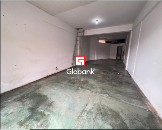 Imóvel Comercial à Venda,  em Centro - Montes Claros