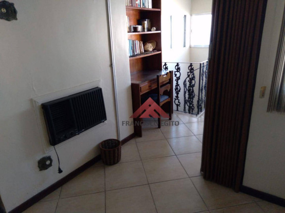 Imagem Casa com 5 Quartos à Venda, 600 m² em São Francisco - Niterói Imagem Casa com 5 Quartos à Venda, 600 m² em São Francisco - Niterói