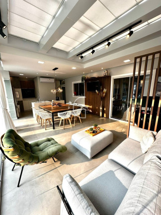 Casa com 3 Quartos à Venda,  em Glória - Joinville
