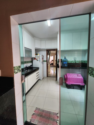 Imagem Casa com 3 Quartos à Venda, 150 m² em Cabral - Contagem