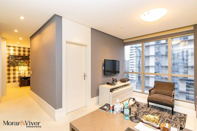 Imagem Apartamento com 3 Quartos à Venda, 791 m² em água Verde - Curitiba Imagem Apartamento com 3 Quartos à Venda, 791 m² em água Verde - Curitiba