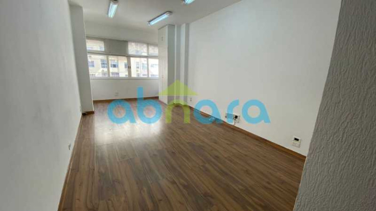 Sala Comercial à Venda, 32 m² em Copacabana - Rio De Janeiro