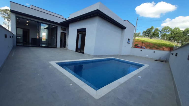 Casa à Venda, 360 m² em Parque Imperador - Bragança Paulista