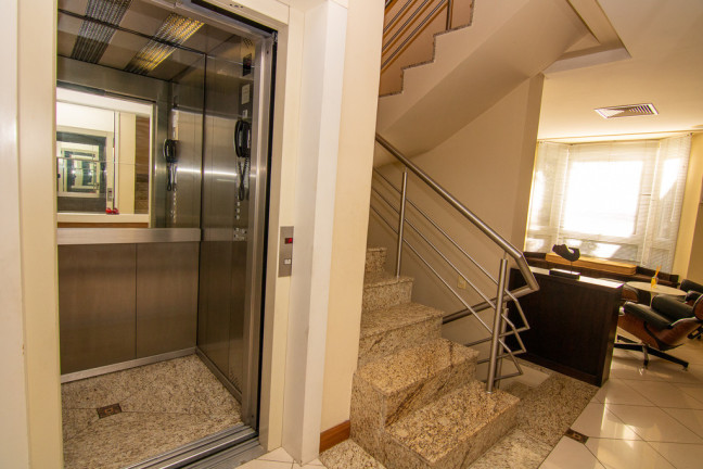 Imagem Casa de Condomínio com 4 Quartos à Venda, 438 m² em Três Figueiras - Porto Alegre Imagem Casa de Condomínio com 4 Quartos à Venda, 438 m² em Três Figueiras - Porto Alegre