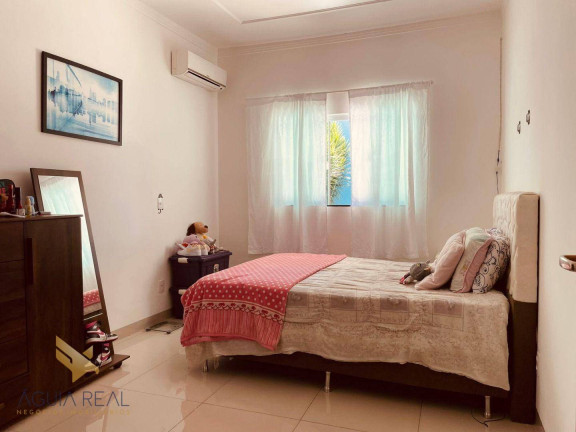 Imagem Sobrado com 3 Quartos à Venda, 220 m² em Universitário - Campo Grande Imagem Sobrado com 3 Quartos à Venda, 220 m² em Universitário - Campo Grande