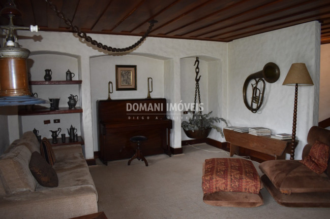 Imagem Casa com 6 Quartos à Venda, 2.111 m² em Região De Capivari - Campos Do Jordão