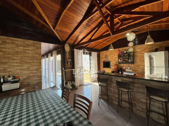 Imagem Casa com 3 Quartos à Venda, 190 m² em Brasilia - Itapoá