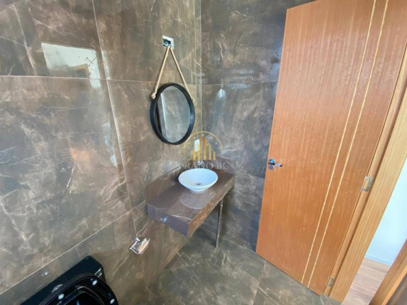 Imagem Casa com 3 Quartos à Venda, em Balneário Camboriú Imagem Casa com 3 Quartos à Venda, em Balneário Camboriú