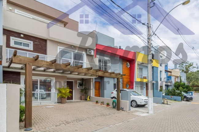Imóvel com 3 Quartos à Venda,  em Hípica - Porto Alegre