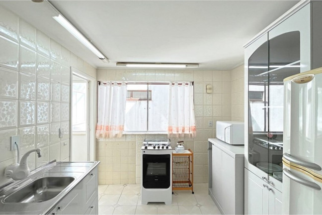 Imagem Imóvel com 1 Quarto à Venda, em Cristal - Porto Alegre Imagem Imóvel com 1 Quarto à Venda, em Cristal - Porto Alegre