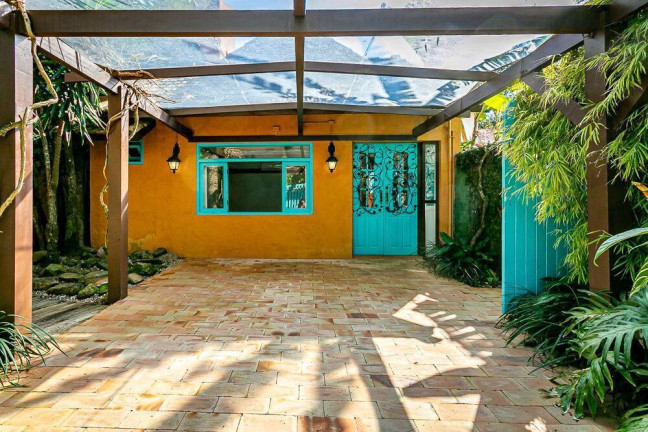 Imagem Casa com 6 Quartos à Venda, em Lagoa Da Conceição - Florianópolis Imagem Casa com 6 Quartos à Venda, em Lagoa Da Conceição - Florianópolis