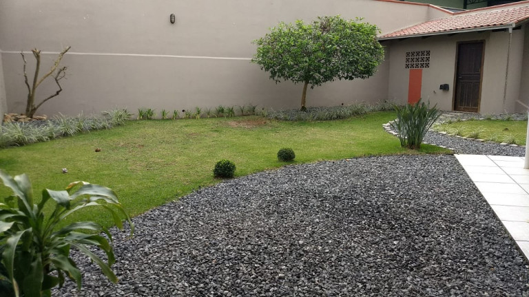 Imagem Casa com 3 Quartos à Venda, 200 m² em Iririú - Joinville