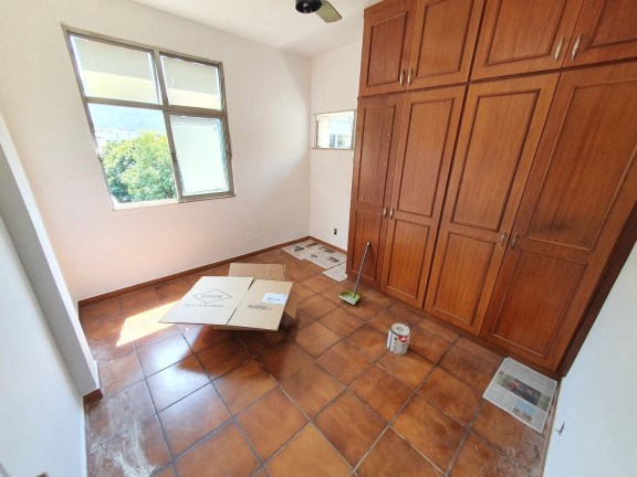 Imagem Imóvel com 3 Quartos à Venda, 75 m² em Grajaú - Rio De Janeiro Imagem Imóvel com 3 Quartos à Venda, 75 m² em Grajaú - Rio De Janeiro