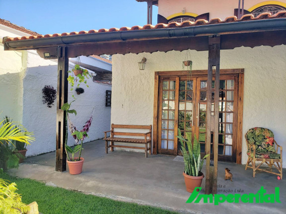 Imagem Casa com 5 Quartos à Venda, 257 m² em Canto Do Forte - Praia Grande Imagem Casa com 5 Quartos à Venda, 257 m² em Canto Do Forte - Praia Grande